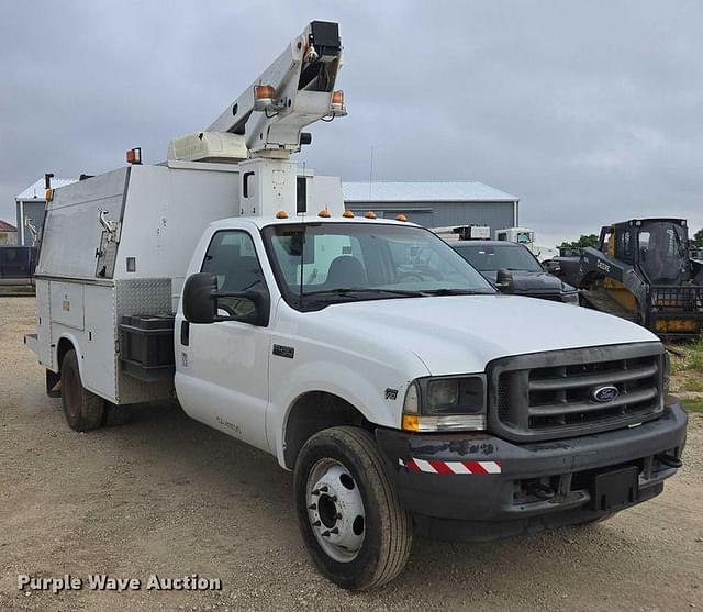 Image of Ford F-450 equipment image 2