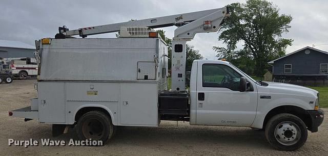 Image of Ford F-450 equipment image 3