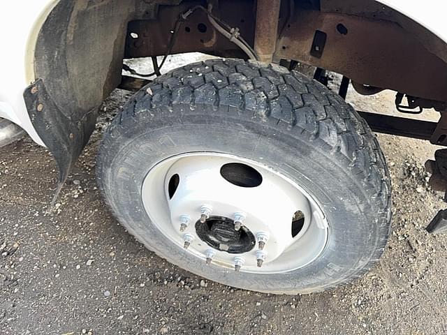 Image of Ford F-450 equipment image 1
