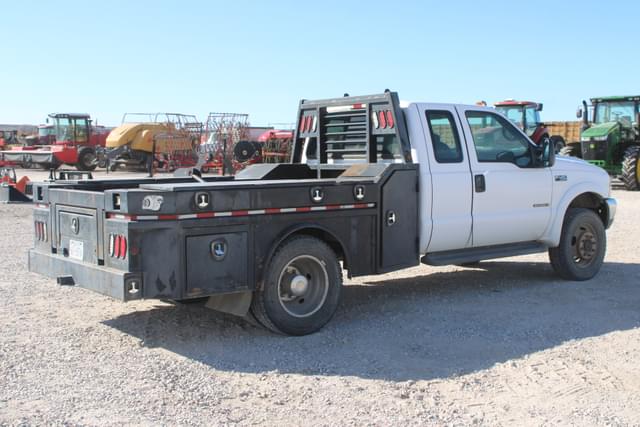 Image of Ford F-450 equipment image 4