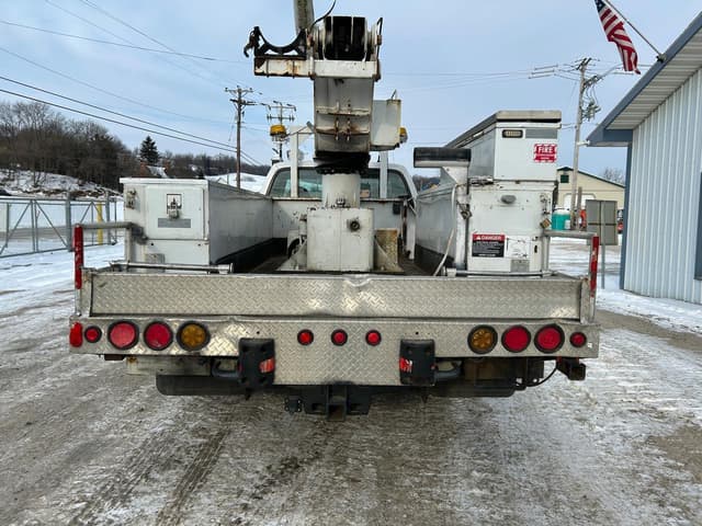 Image of Ford F-550 equipment image 4