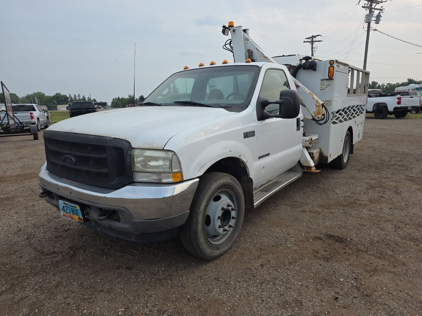 2002 Ford F-550 Equipment Image0