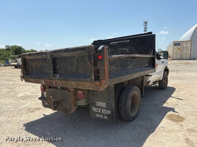 Image of Ford F-550 equipment image 4