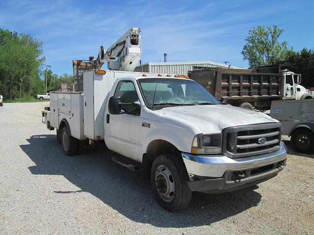 Image of Ford F-550 equipment image 1