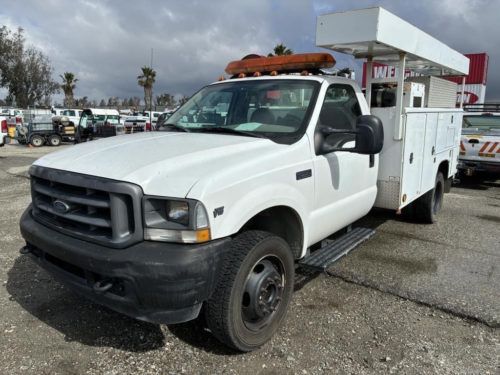 2002 Ford F-550 Equipment Image0