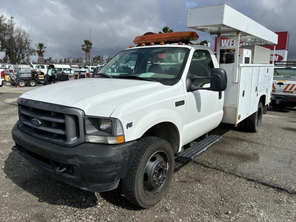 Image of Ford F-550 Primary image