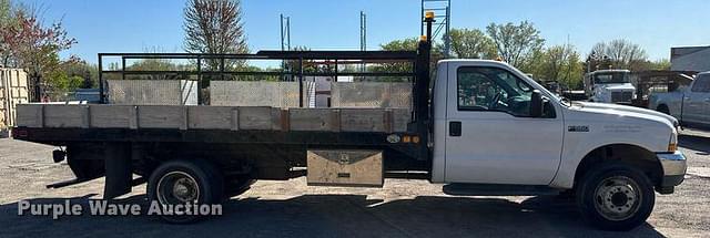 Image of Ford F-550 equipment image 3