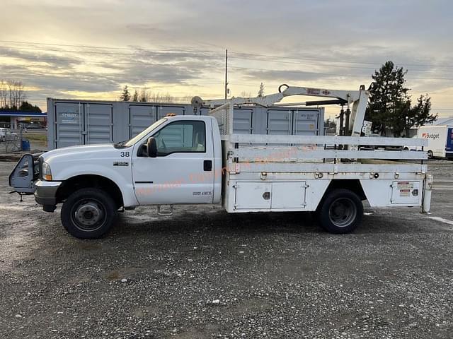 Image of Ford F-550 equipment image 1