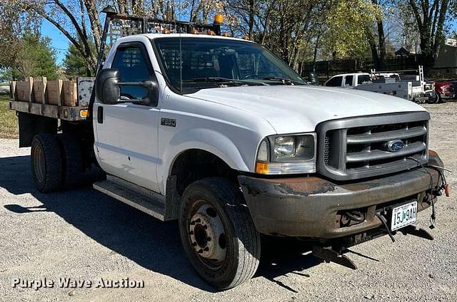 Image of Ford F-550 equipment image 2