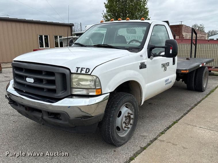 Image of Ford F-550 Primary image