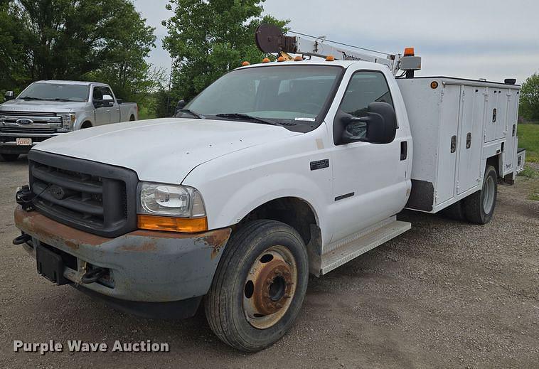 Image of Ford F-550 Primary image