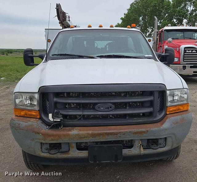 Image of Ford F-550 equipment image 1