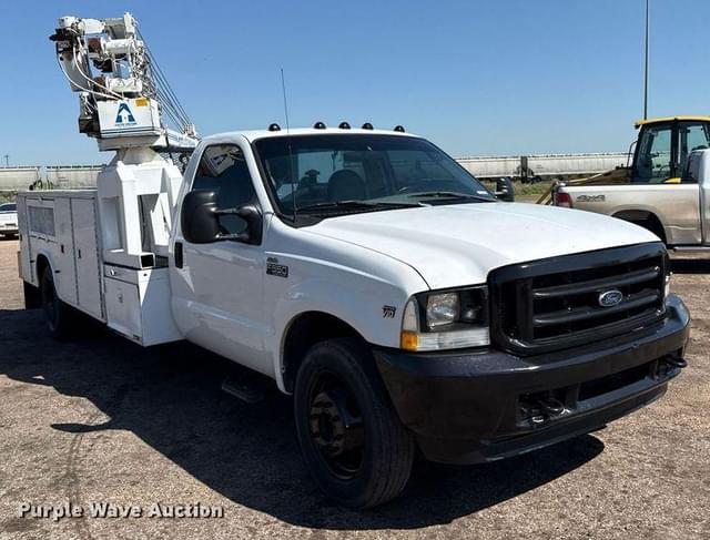 Image of Ford F-550 equipment image 2