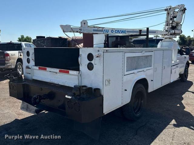 Image of Ford F-550 equipment image 4