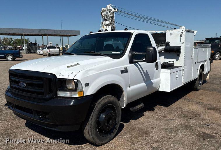 Image of Ford F-550 Primary image