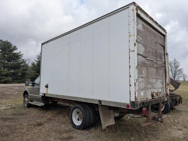 Image of Ford F-550 equipment image 4