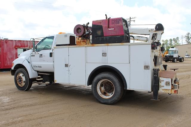 Image of Ford F-650 equipment image 2