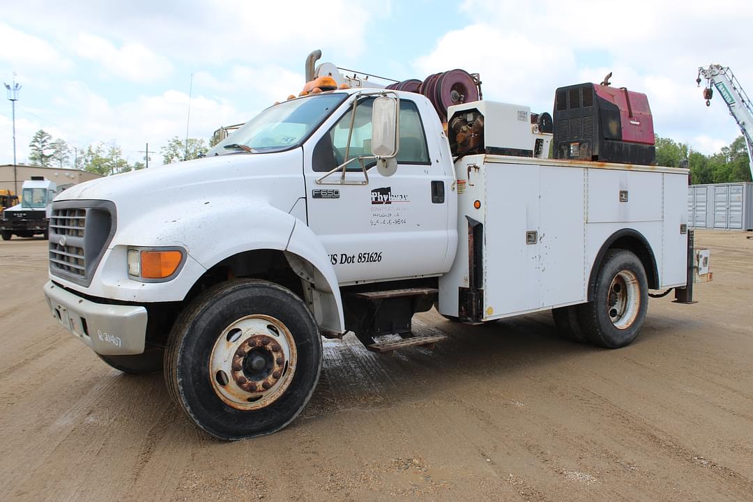 Image of Ford F-650 Primary image