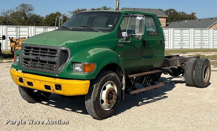 Image of Ford F-650 Primary image