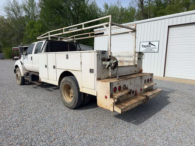 Image of Ford F-650 equipment image 3