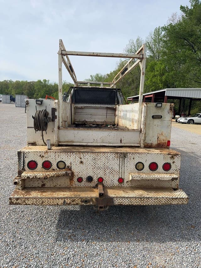 Image of Ford F-650 equipment image 4