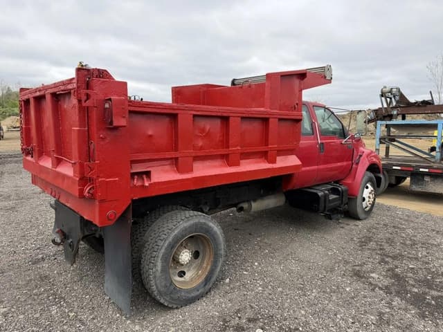Image of Ford F-650 equipment image 3
