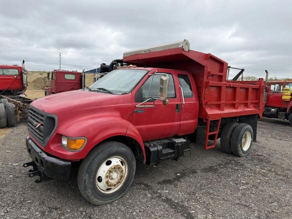 Image of Ford F-650 Primary image