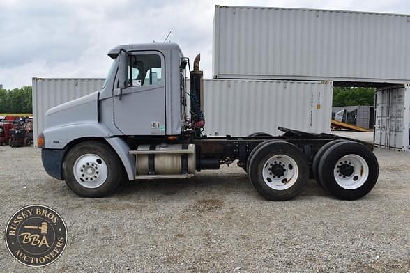 Image of Freightliner Century 112 equipment image 2
