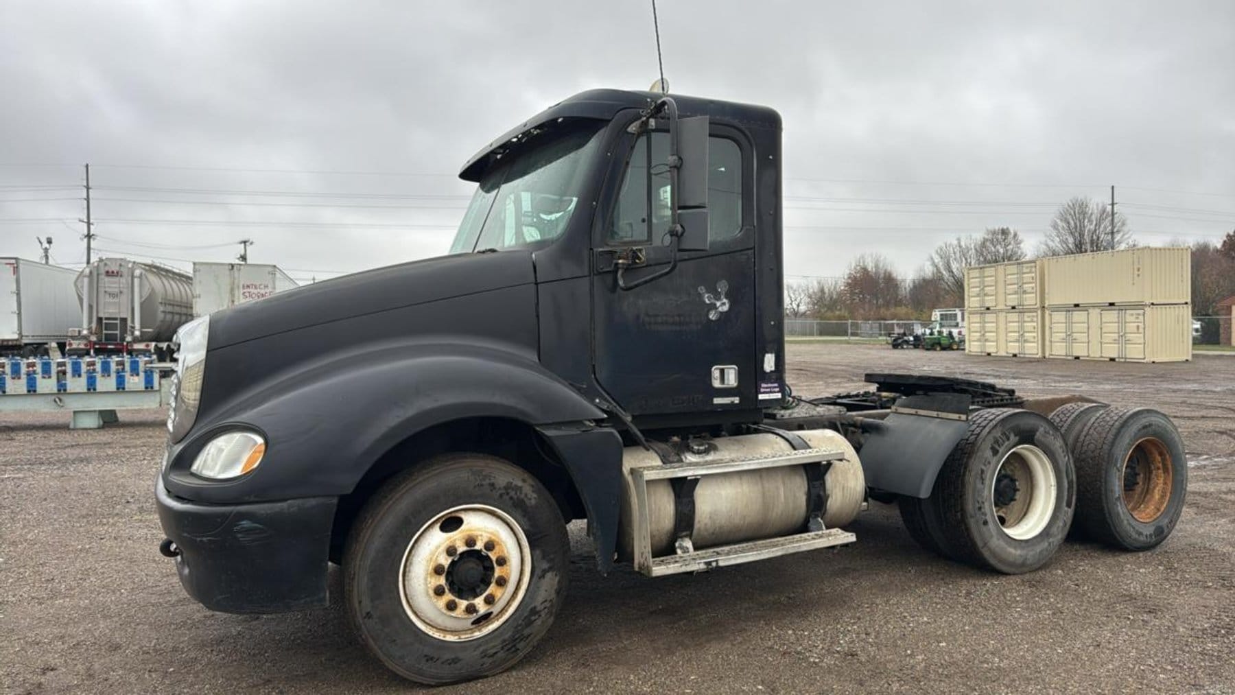 2002 Freightliner Columbia Equipment Image0