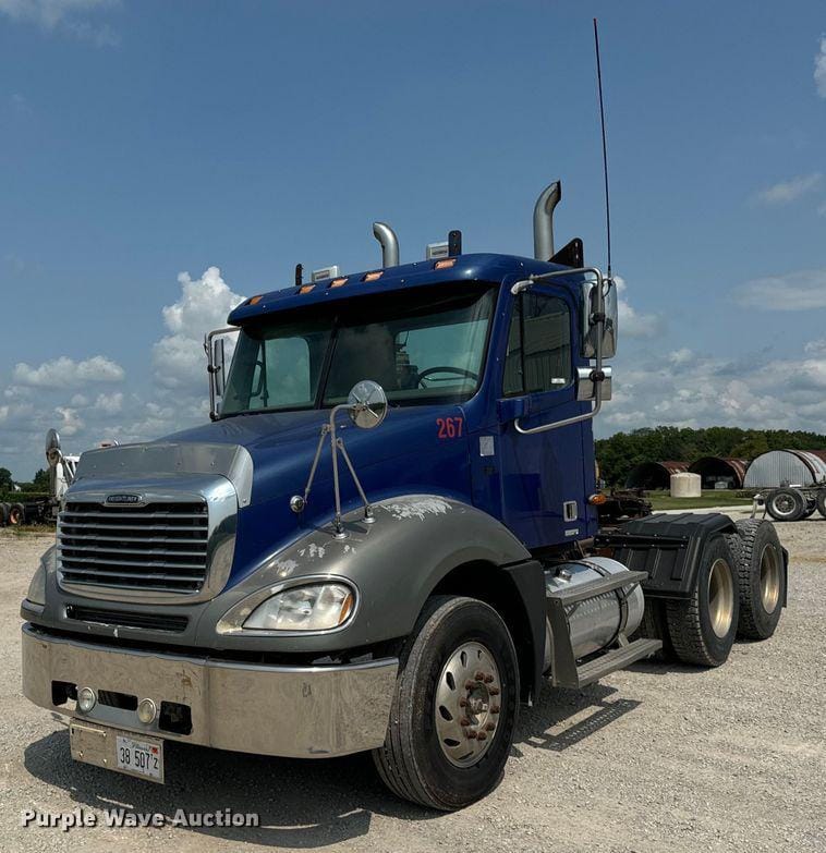 SOLD - 2002 Freightliner Columbia Lot No. OG9589 Other Equipment