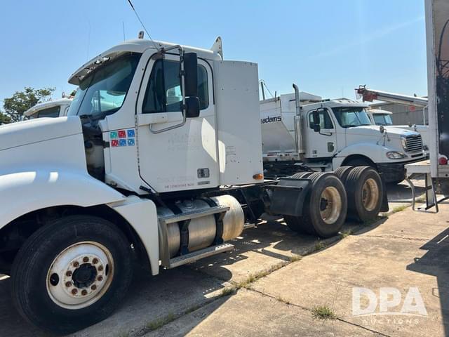 Image of Freightliner Columbia equipment image 1