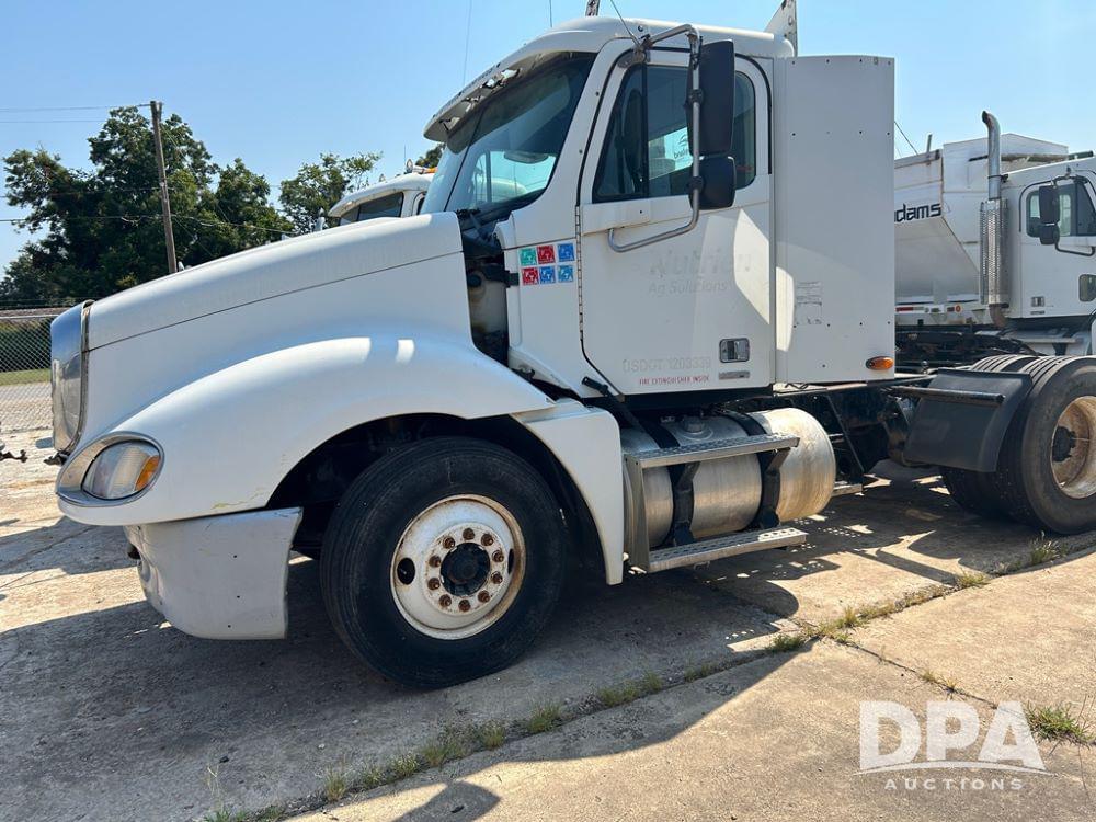 Image of Freightliner Columbia Primary image