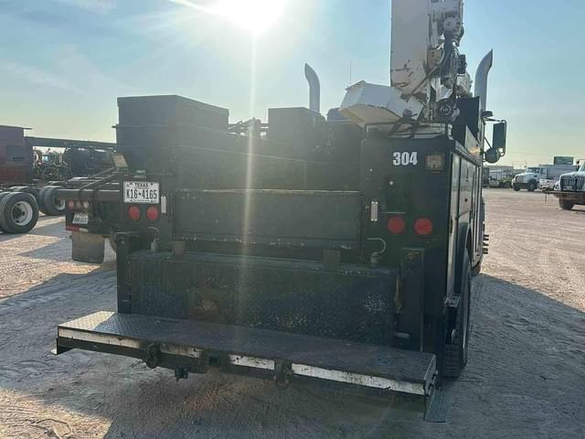 Image of Freightliner FL60 equipment image 2