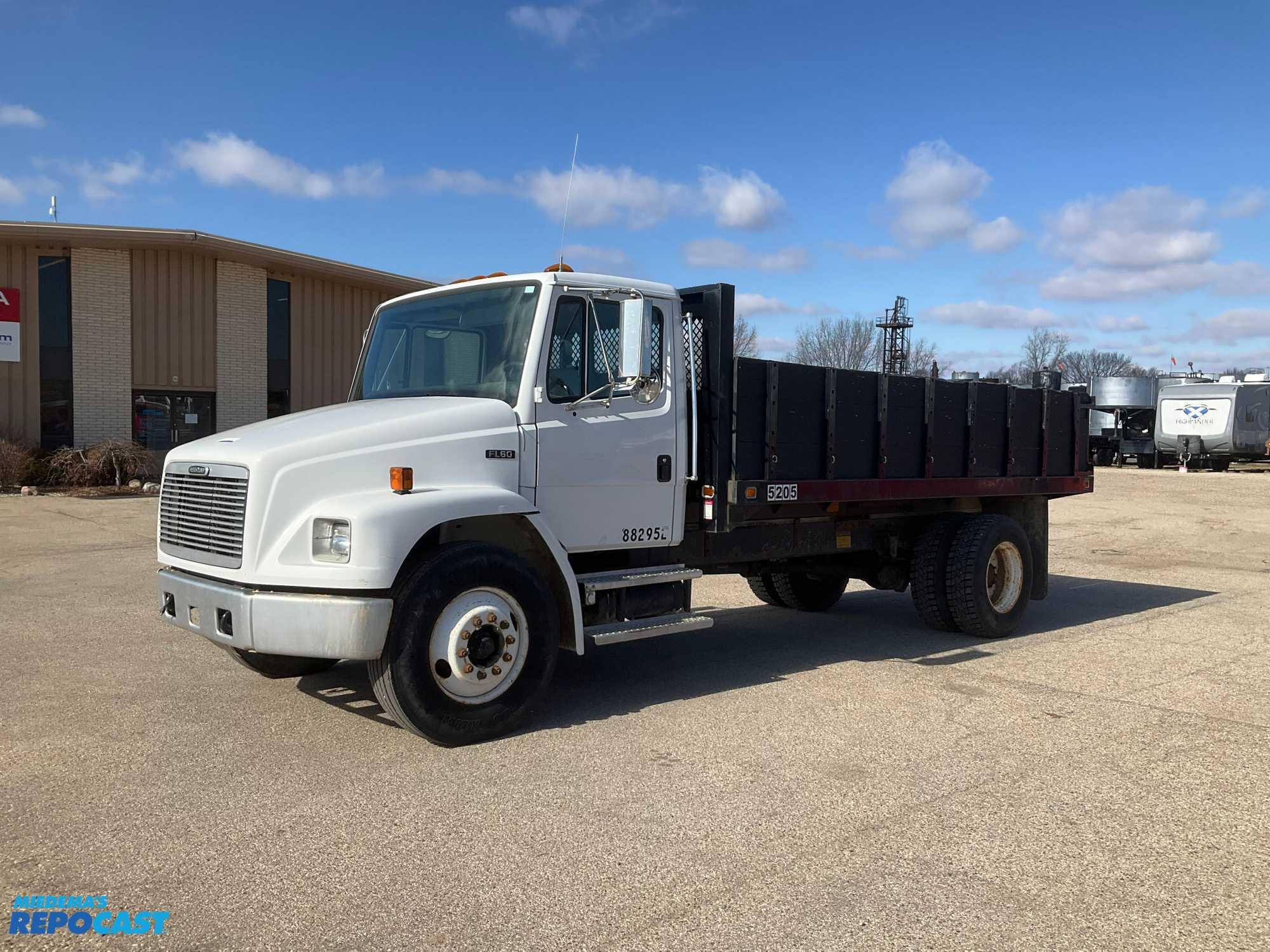 Main image Freightliner FL60