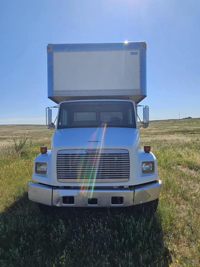 Image of Freightliner FL70 equipment image 2