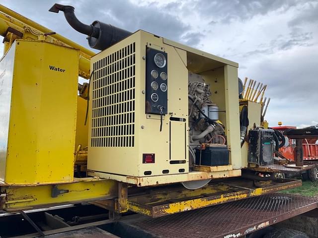 Thumbnail image Freightliner FL70 18