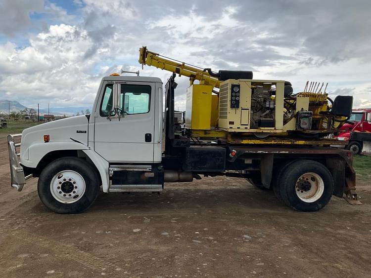 Main image Freightliner FL70 1