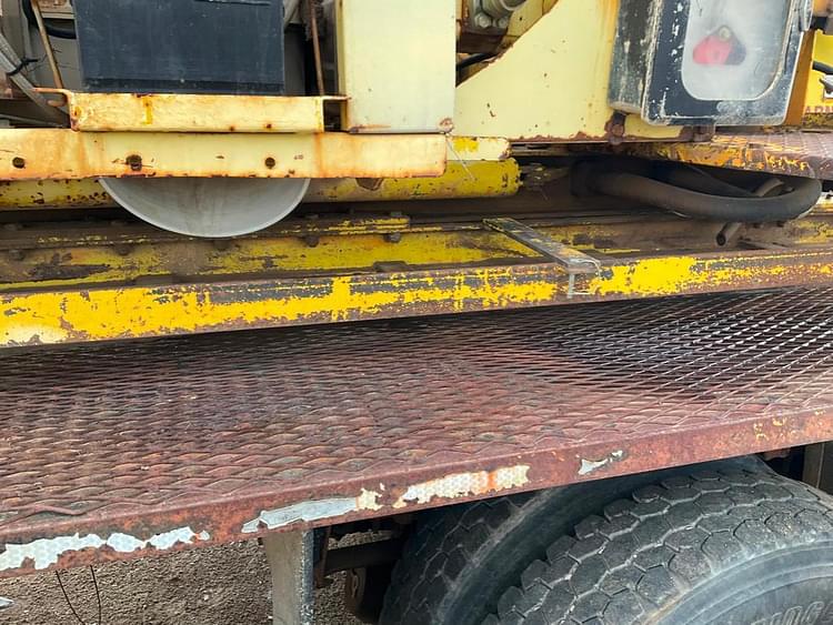 Main image Freightliner FL70 21