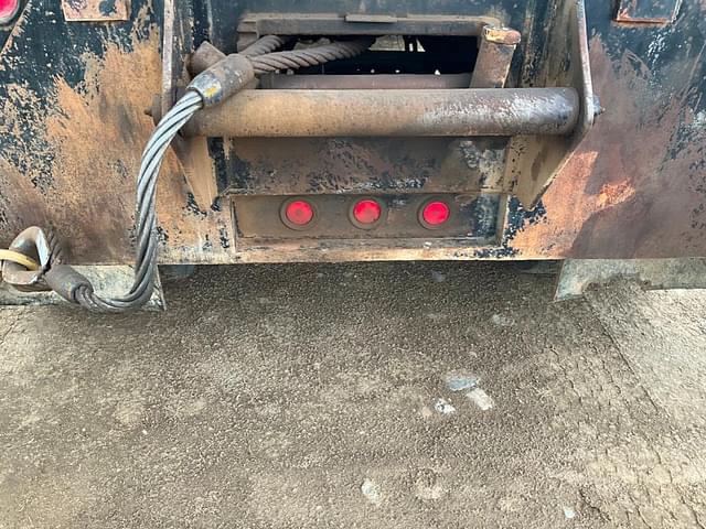 Thumbnail image Freightliner FL70 41