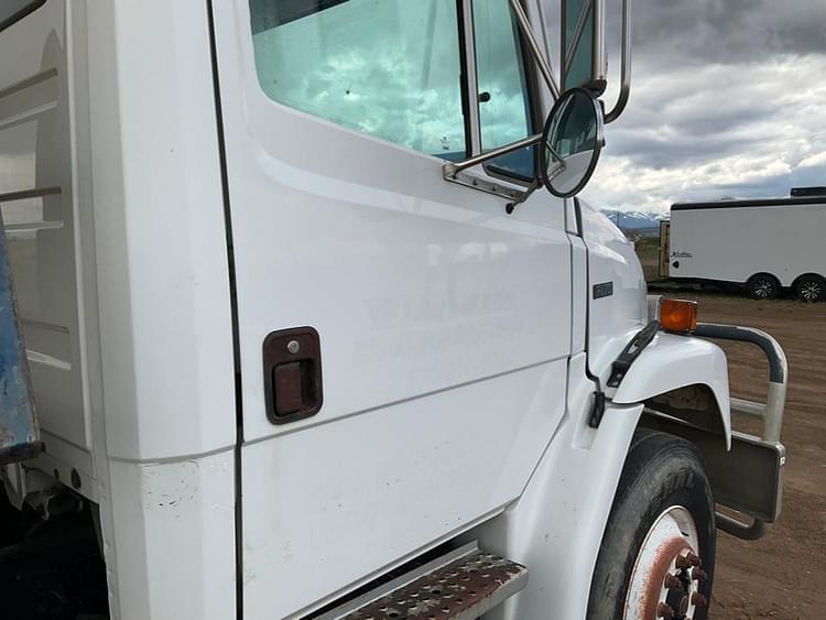 Main image Freightliner FL70 61