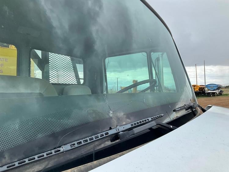 Main image Freightliner FL70 64