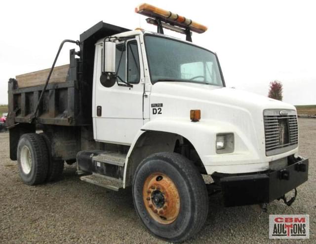Image of Freightliner FL70 equipment image 2