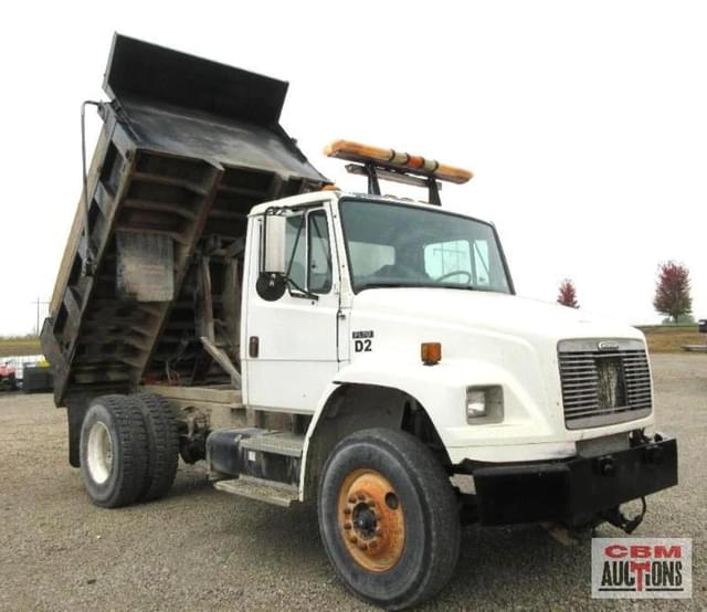 Image of Freightliner FL70 equipment image 3
