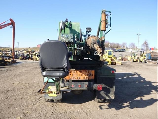Image of Freightliner FL70 equipment image 3
