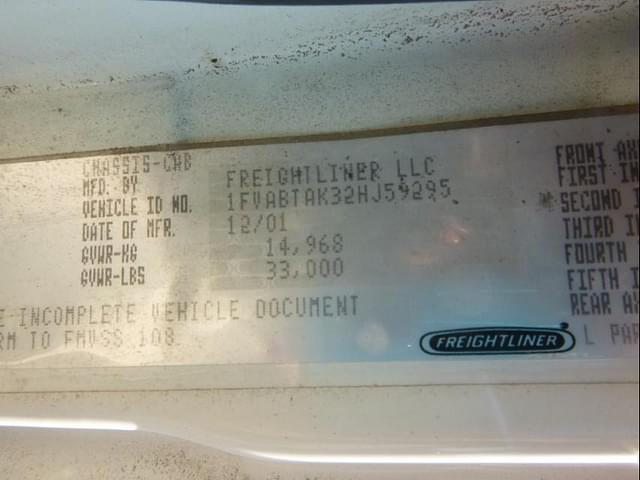 Image of Freightliner FL70 equipment image 4