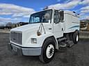 2002 Freightliner FL170 Image
