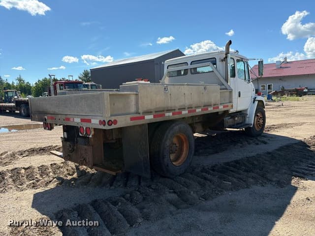 Image of Freightliner FL70 equipment image 4