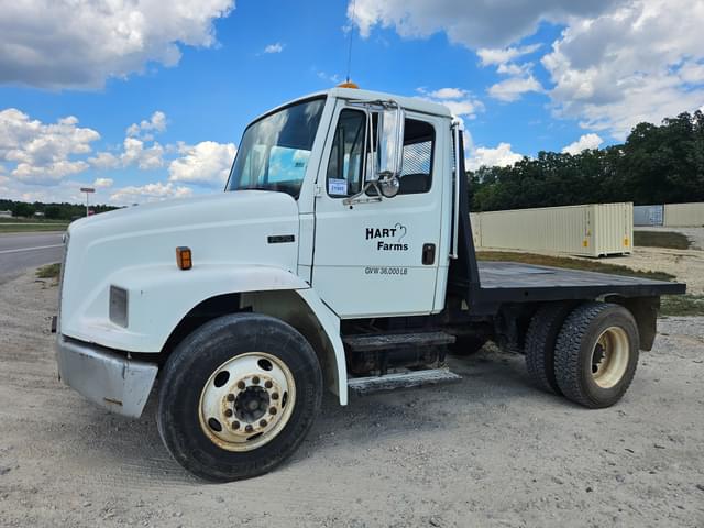 Image of Freightliner FL70 equipment image 2
