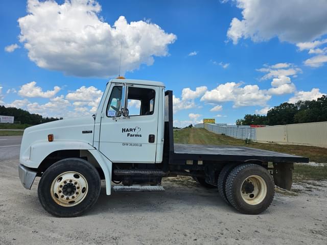 Image of Freightliner FL70 equipment image 4