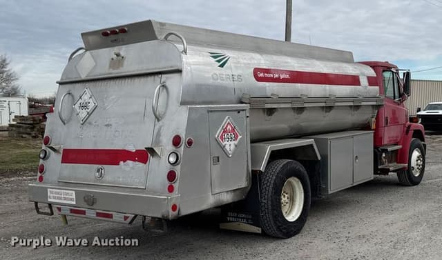 Image of Freightliner FL70 equipment image 4